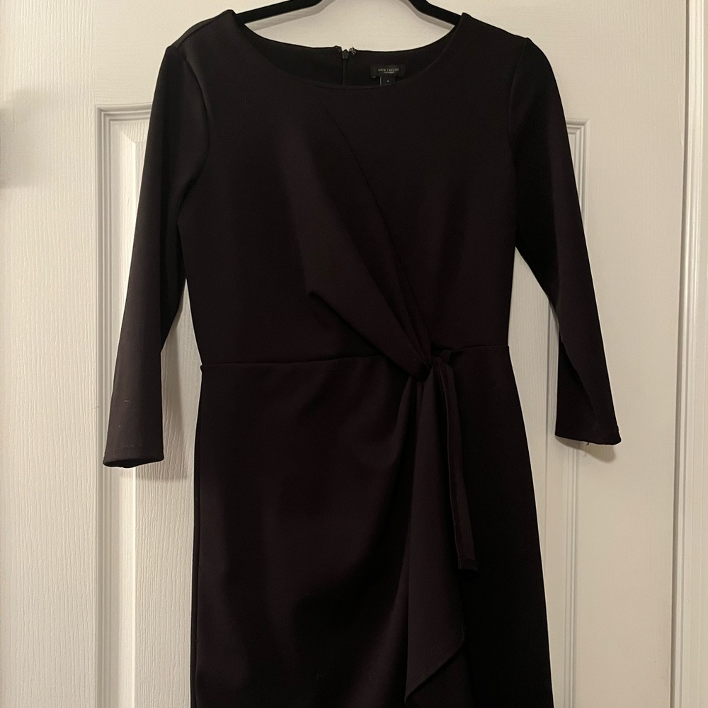 Black Ann Taylor work dress. Size 4. Very good condition!
